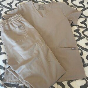 FIGS Scrub Set Color Bone